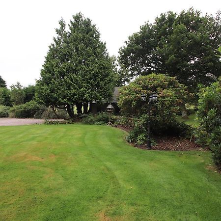 Serene Countryside Home With Manicured Gardens Stonehaven Exterior photo