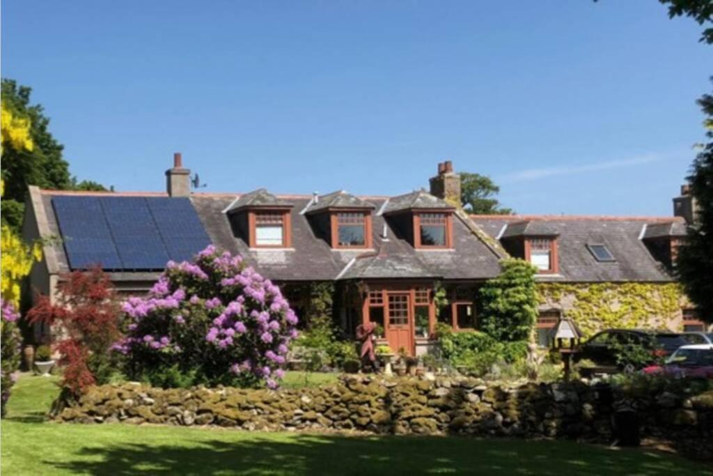 Serene Countryside Home With Manicured Gardens Stonehaven Exterior photo
