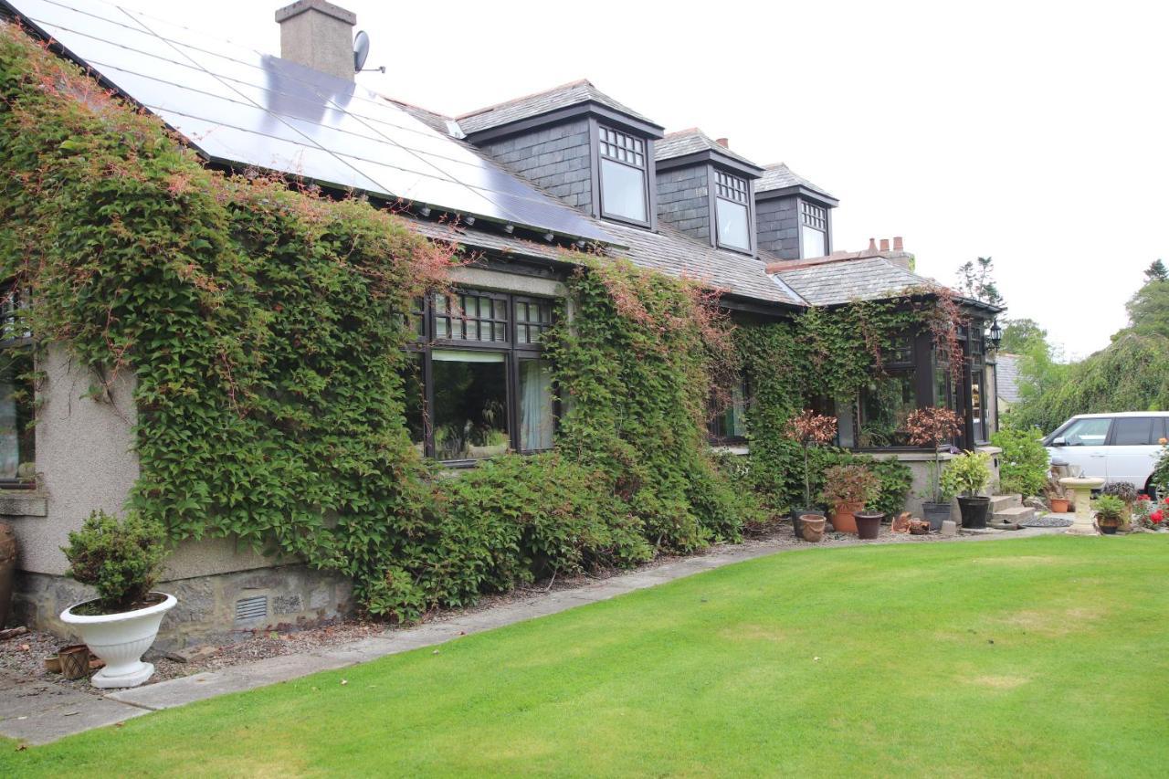 Serene Countryside Home With Manicured Gardens Stonehaven Exterior photo